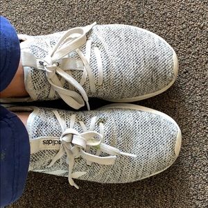 Adidas cloud foam light gray sneaker